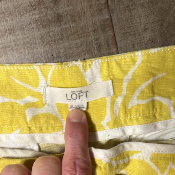 LOFT yellow floral linen shorts size 8 - Picture 2 of 7